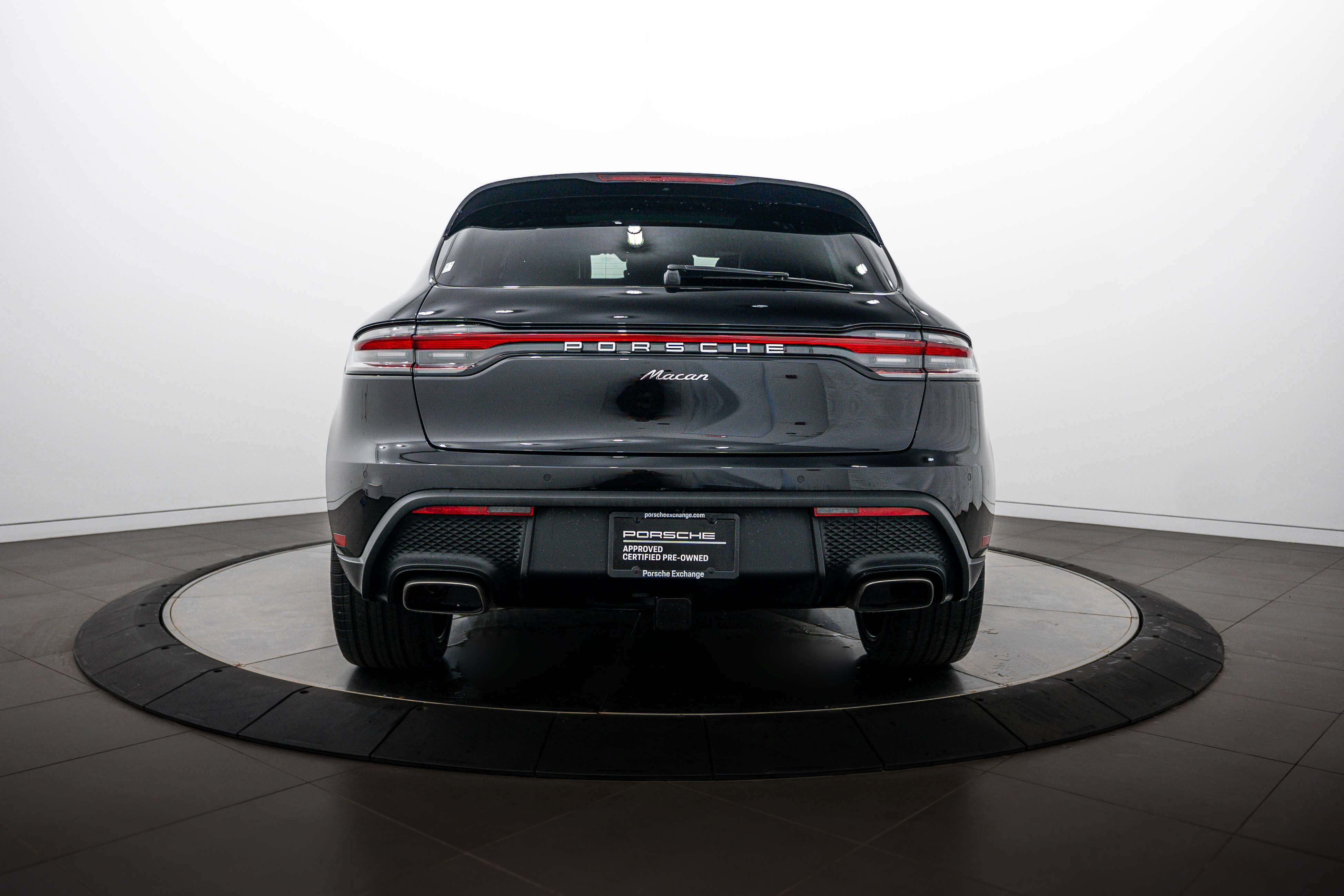 Certified 2026 Porsche Macan AWD/4WD image 6