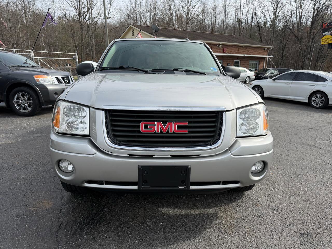 Used 2005 GMC Envoy SLE image 2