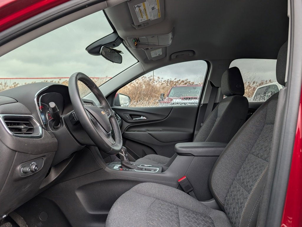 Used 2023 Chevrolet Equinox LT image 9