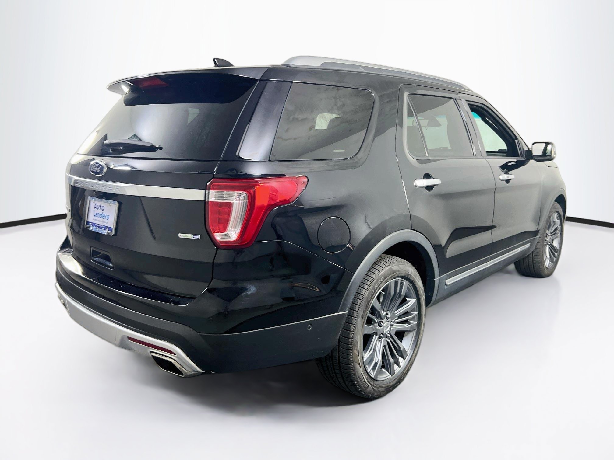 Used 2017 Ford Explorer Platinum AWD/4WD image 5