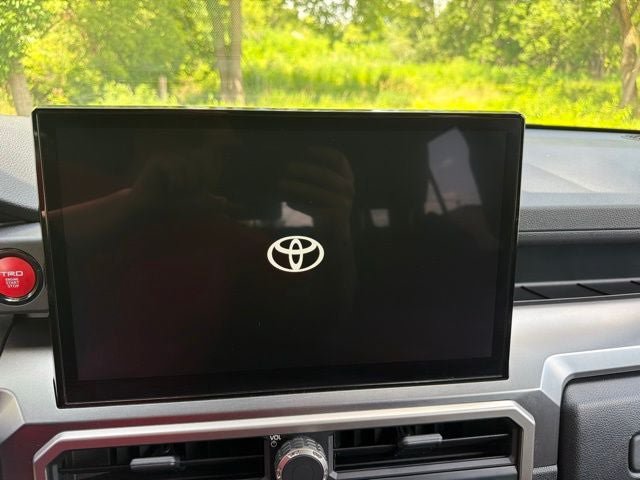 Used 2025 Toyota 4Runner TRD Off-Road Premium AWD/4WD image 12