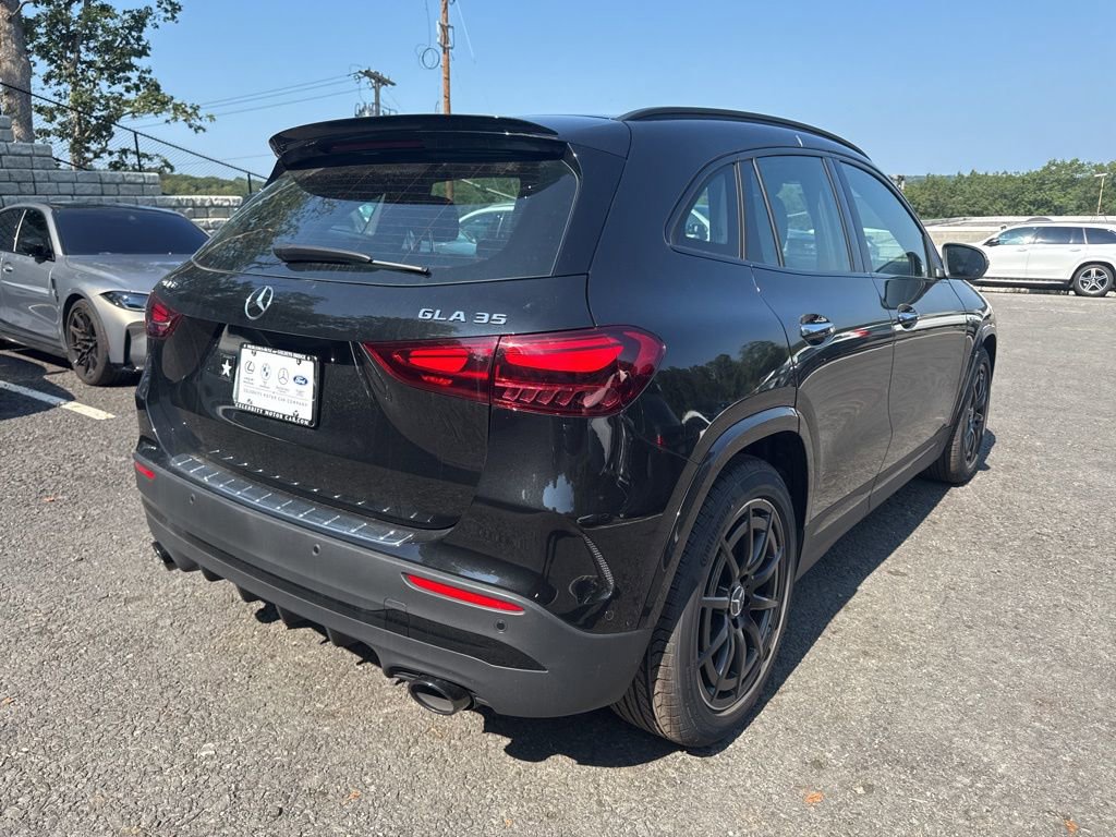 New 2026 Mercedes-Benz GLA 35 AMG 4MATIC image 9