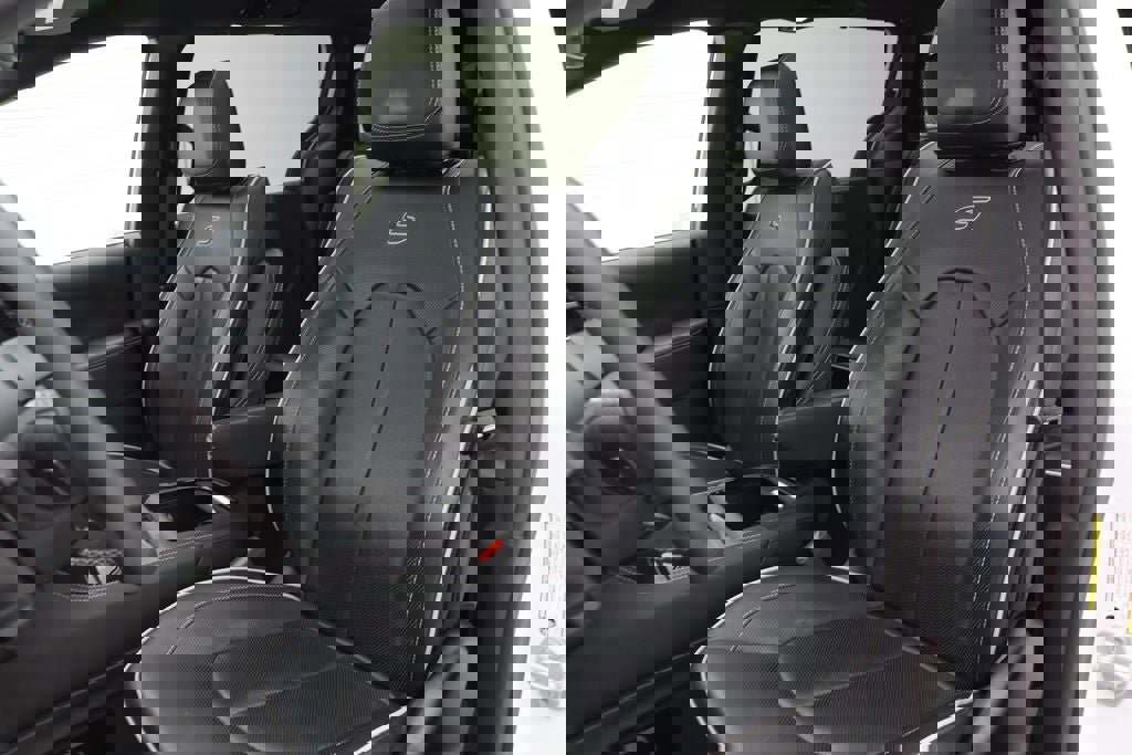 Used 2024 Chrysler Pacifica Limited w/ S Appearance Package image 16