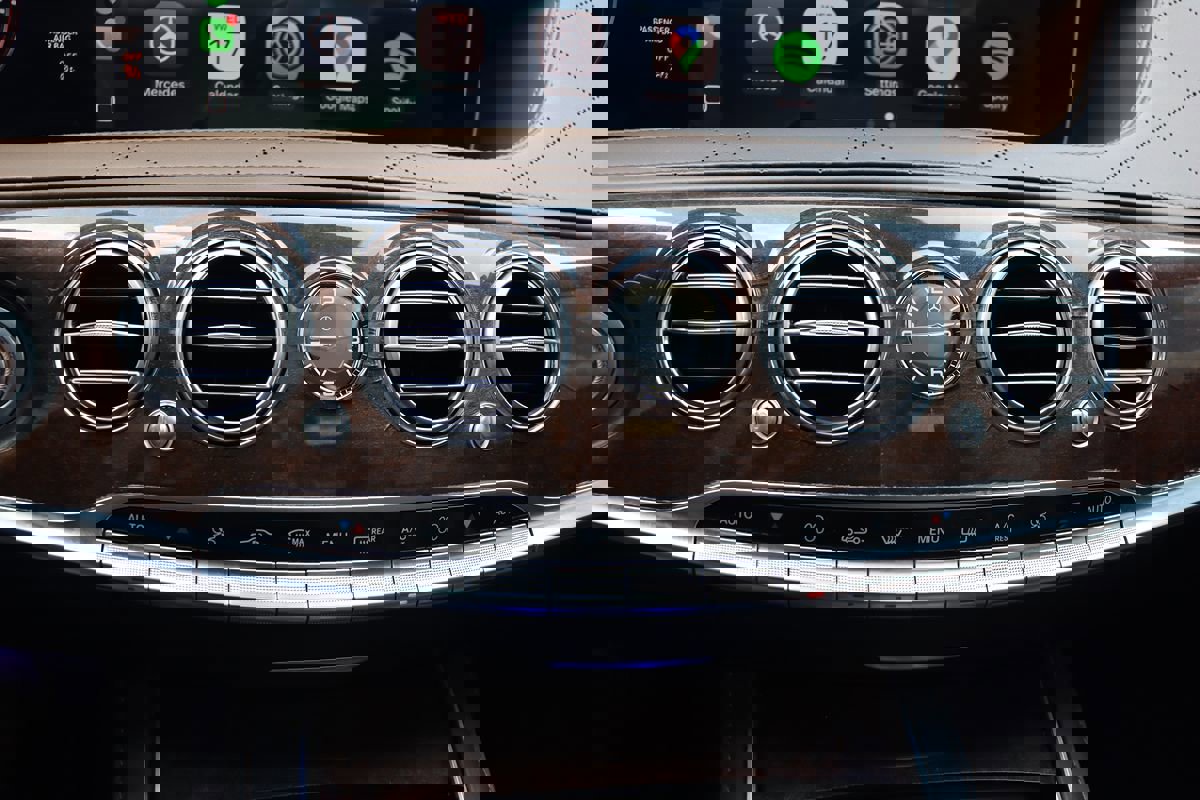 Used 2018 Mercedes-Benz S 560 4MATIC Sedan image 29