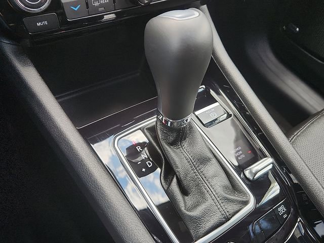 Used 2024 Jeep Compass Limited w/ Elite Group image 15