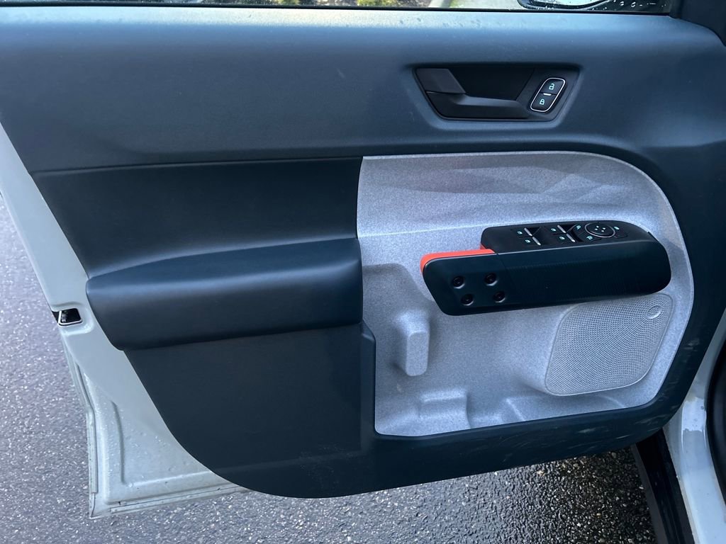 Certified 2023 Ford Maverick XLT w/ XLT Luxury Package image 17