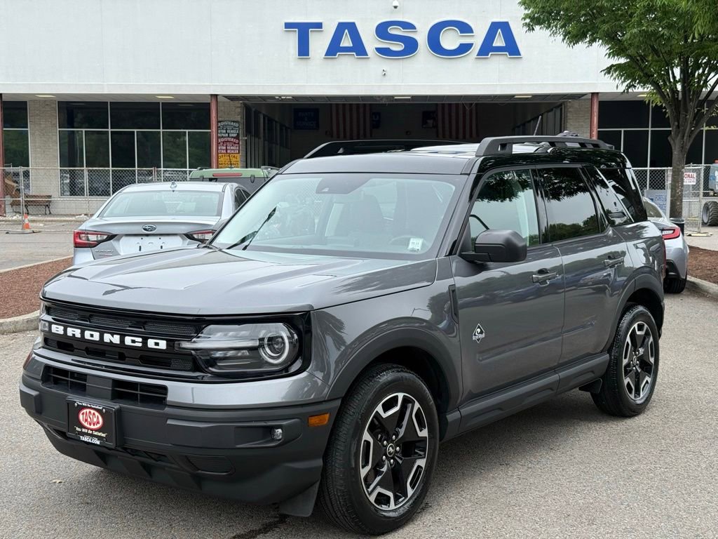 Used 2023 Ford Bronco Sport Outer Banks w/ Tech Package AWD/4WD image 1