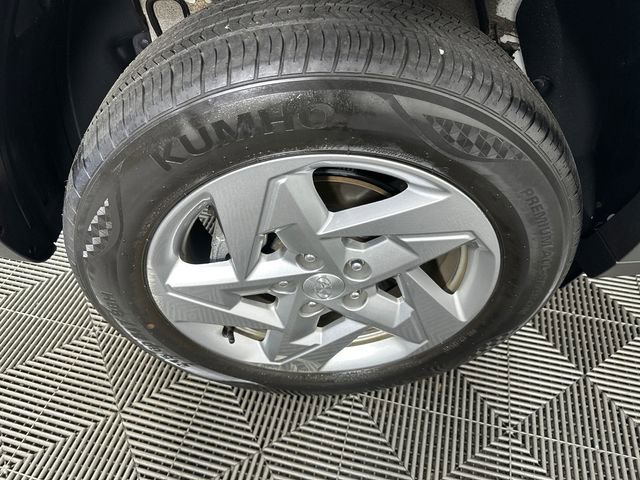 Used 2024 Hyundai Kona SE AWD/4WD image 9