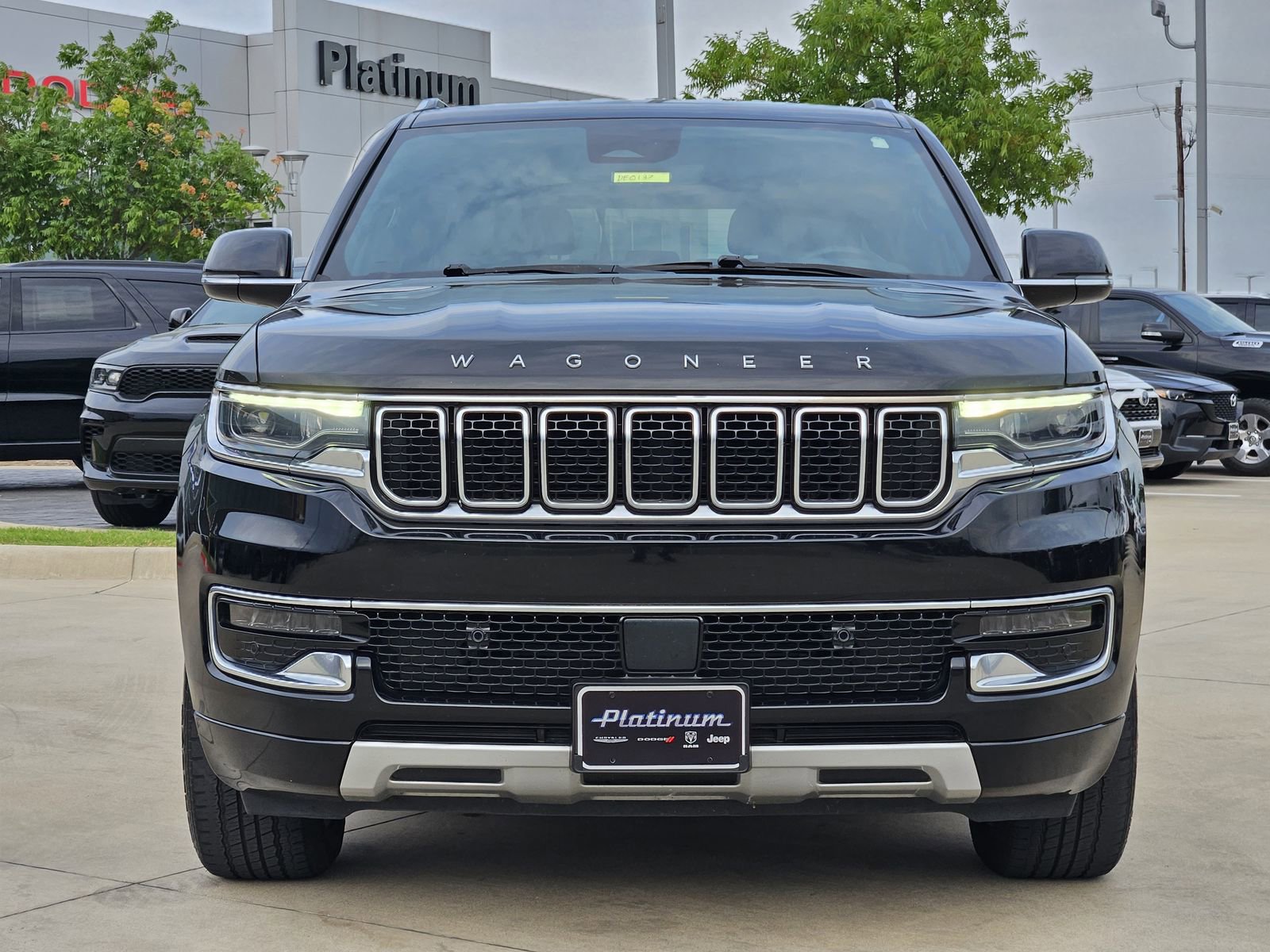 Used 2024 Jeep Wagoneer Series II w/ Flexible Seating Group RWD image 6