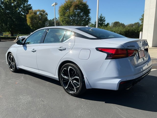 Used 2025 Nissan Altima 2.5 SR w/ SR Premium Package FWD image 11