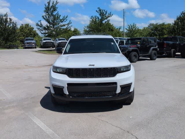 Certified 2023 Jeep Grand Cherokee L Limited w/ Luxury Tech Group II AWD/4WD image 3