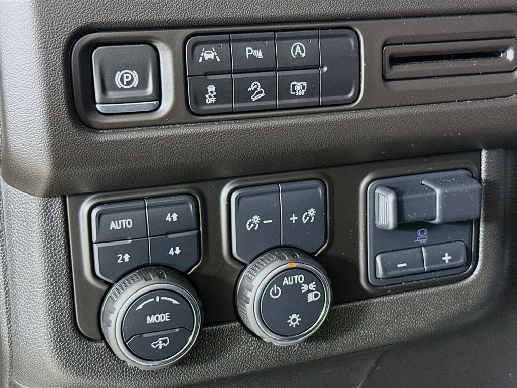 Used 2024 Chevrolet Tahoe Z71 w/ Z71 Off-Road Package image 12