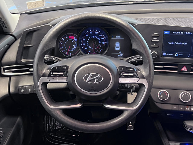 Used 2023 Hyundai Elantra SE FWD image 19