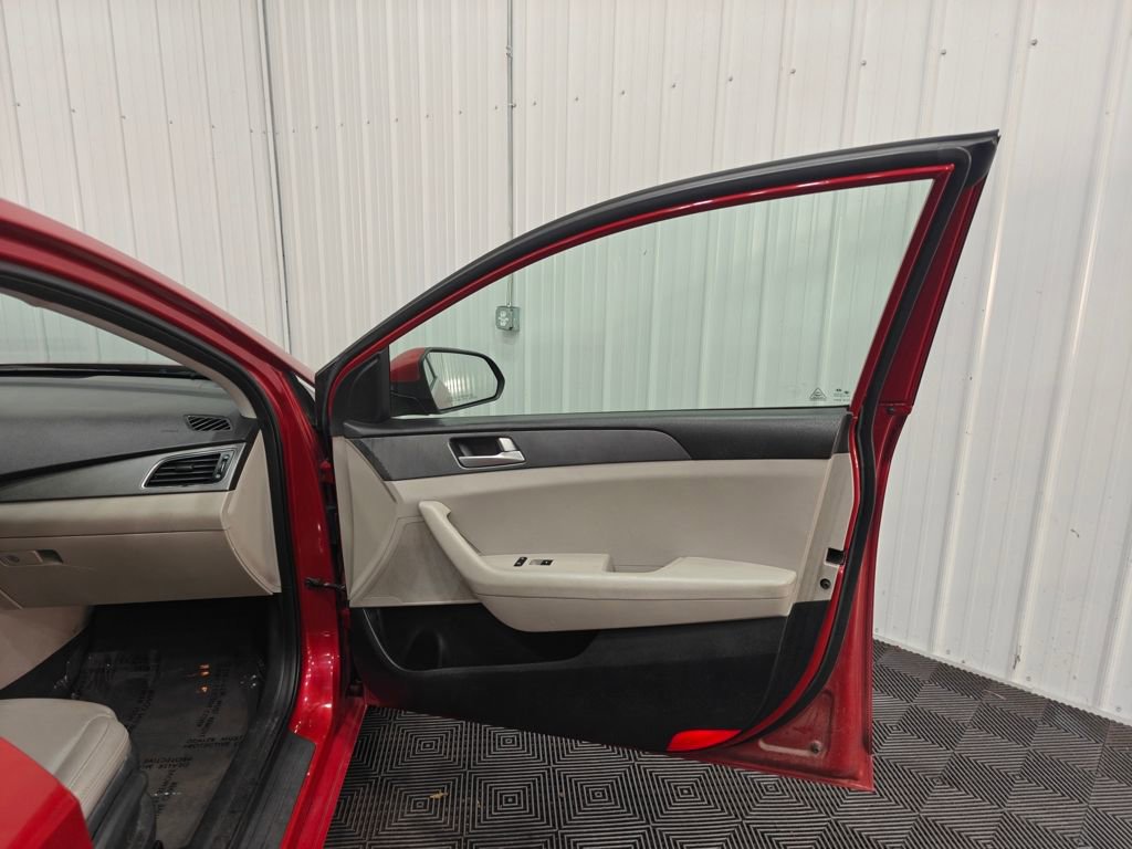 Used 2017 Hyundai Sonata SE FWD image 19