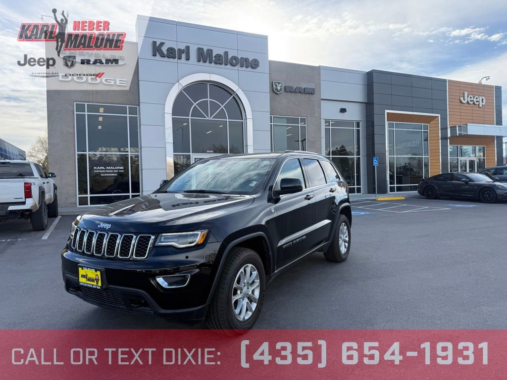 Used 2021 Jeep Grand Cherokee Laredo image 1