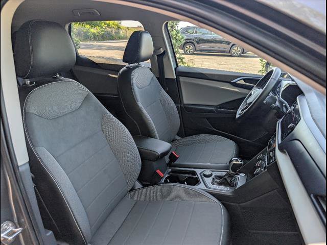 Certified 2022 Volkswagen Taos SE image 13