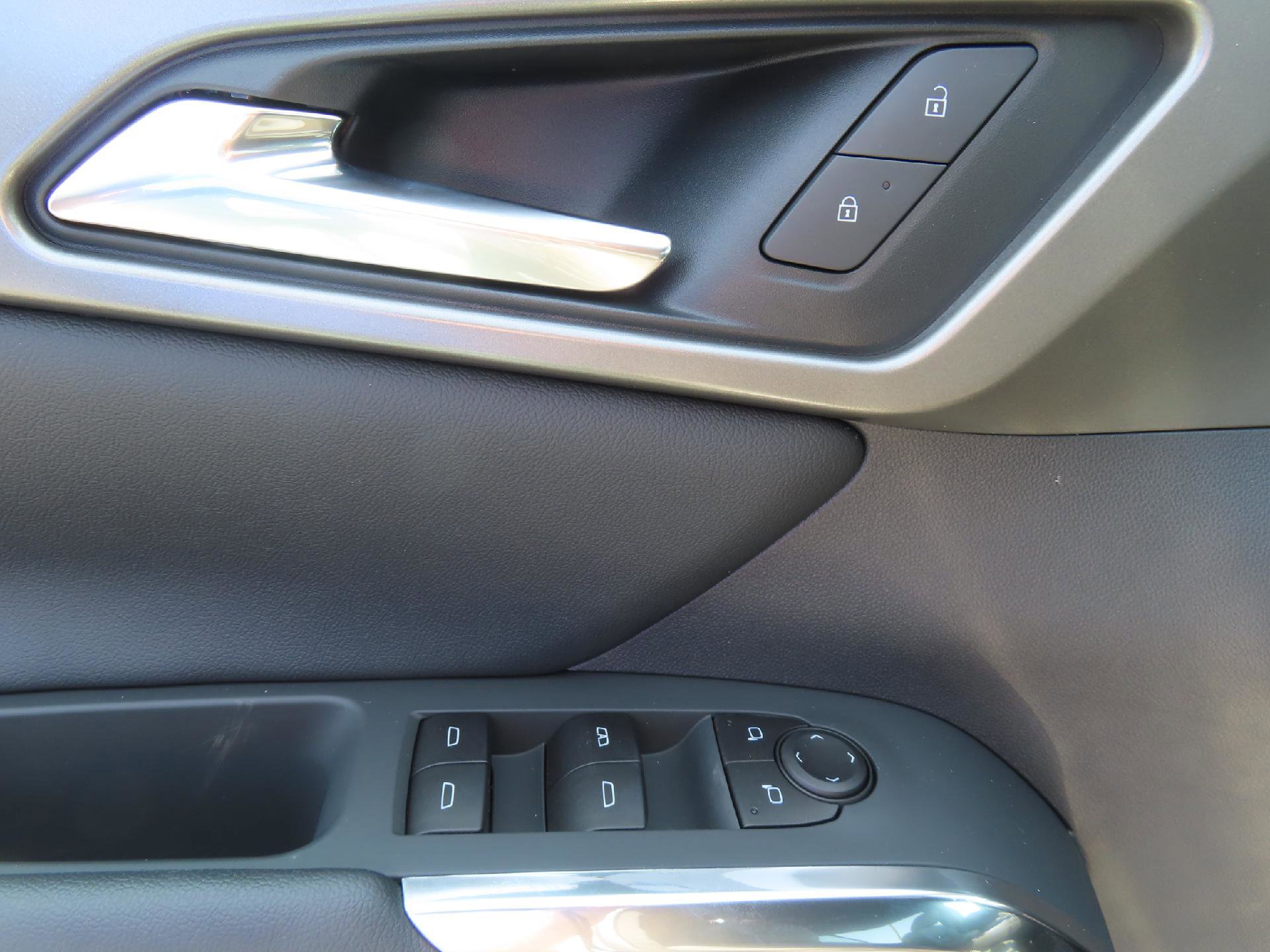 New 2025 Chevrolet Traverse LT w/ LPO, Illumination Package image 13