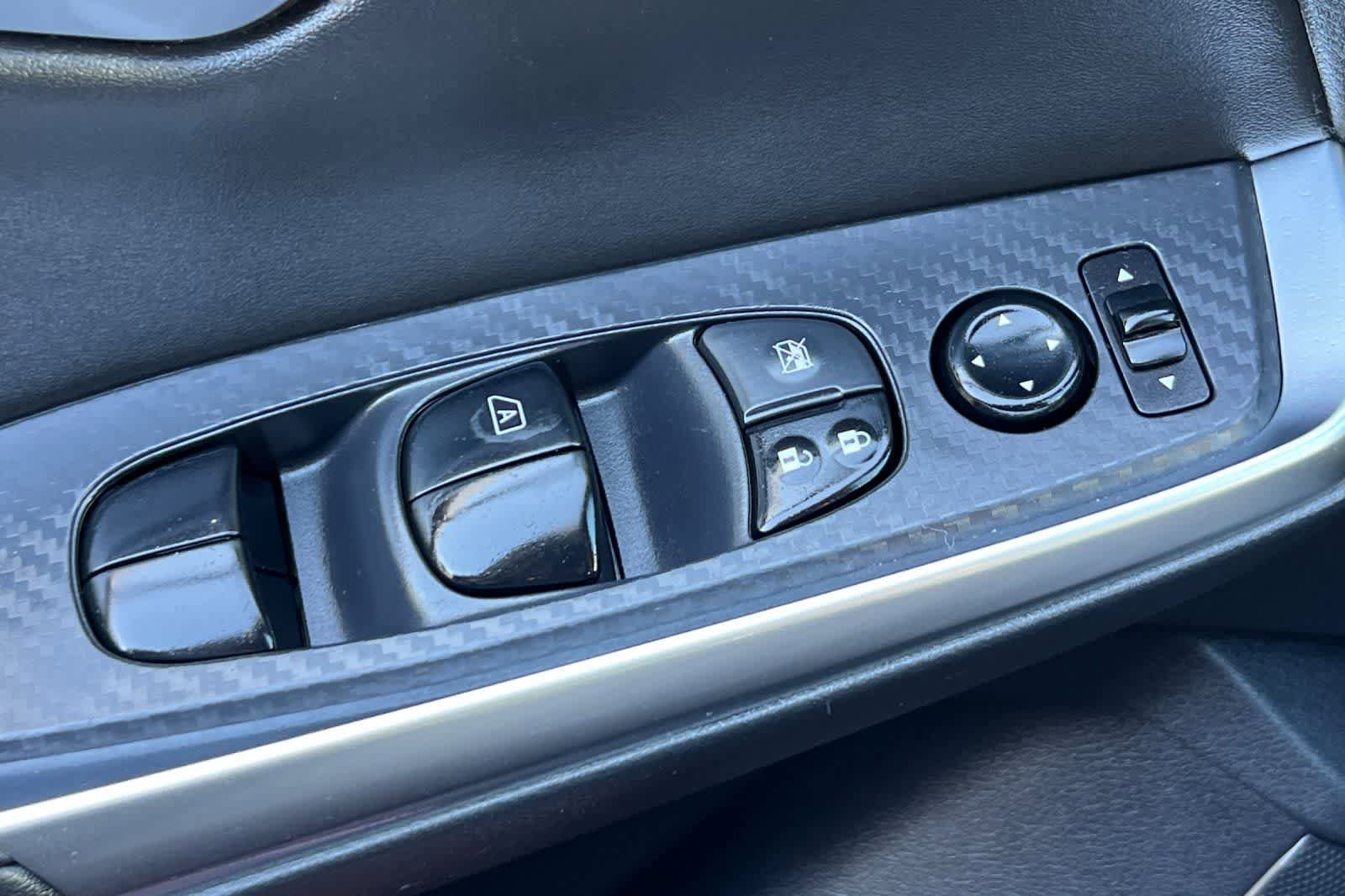 Certified 2024 Nissan Sentra SR FWD image 14