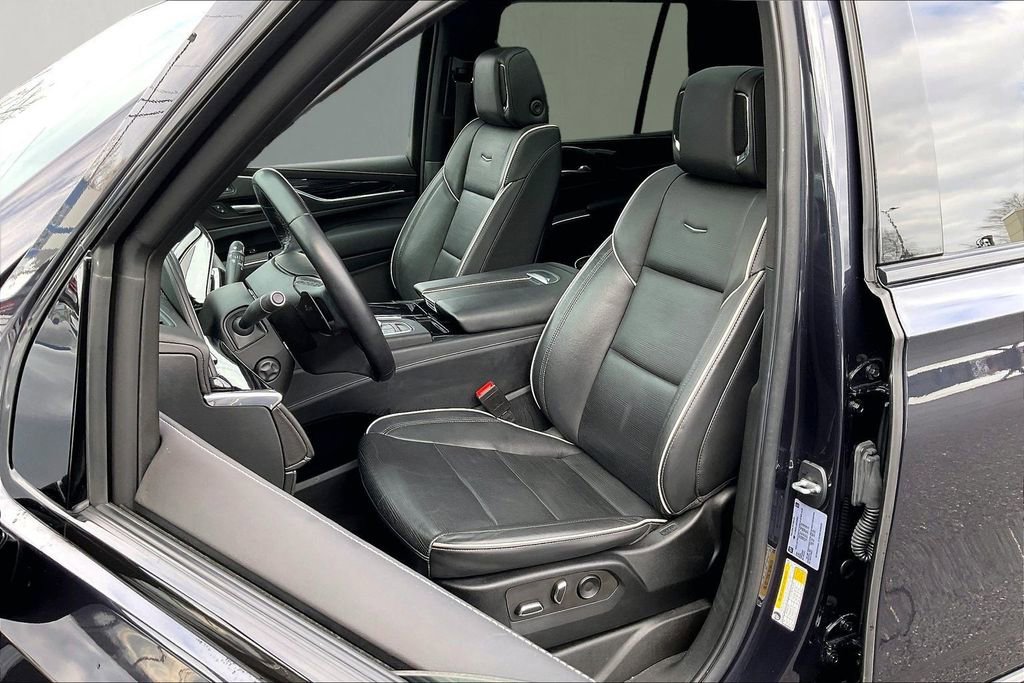 Used 2022 Cadillac Escalade Sport w/ Touring Package AWD/4WD image 21