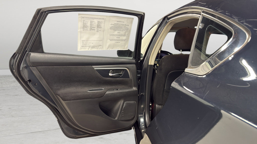 Used 2013 Nissan Altima 2.5 SV FWD image 32