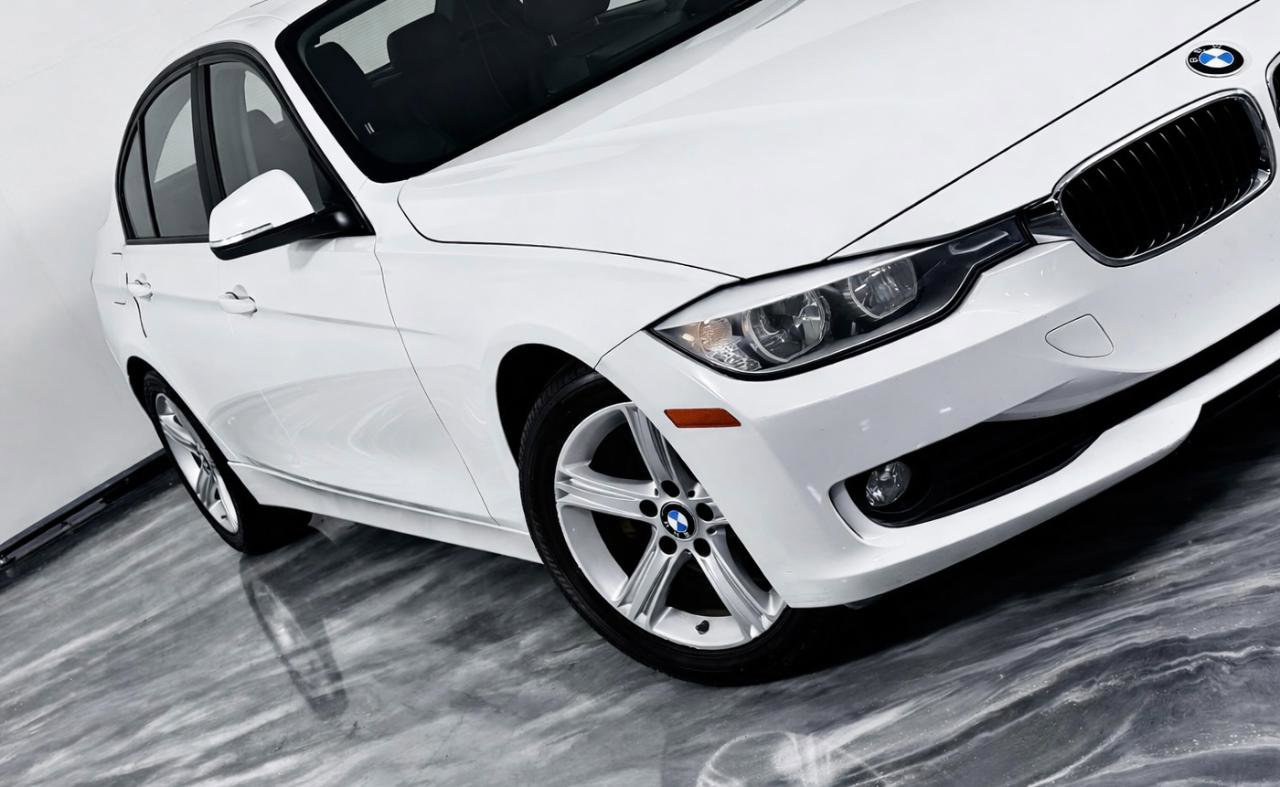 Used 2013 BMW 328i xDrive Sedan AWD/4WD image 4