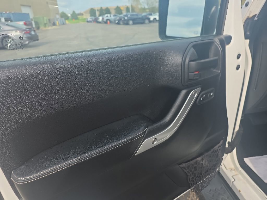 Used 2013 Jeep Wrangler Unlimited Sport AWD/4WD image 15