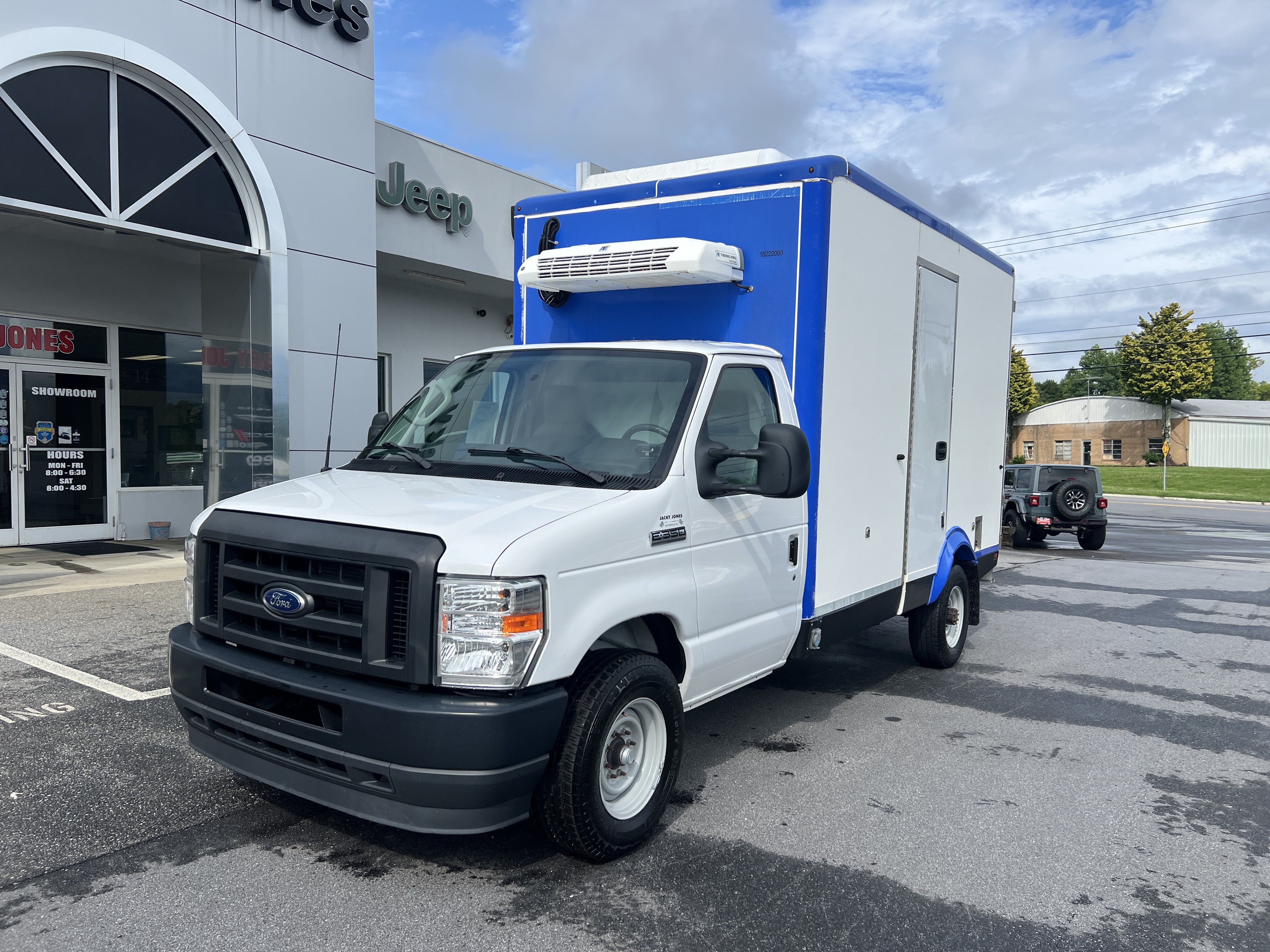 Used 2023 Ford E-350 and Econoline 350 Super Duty w/ Power Windows & Locks Group RWD image 6