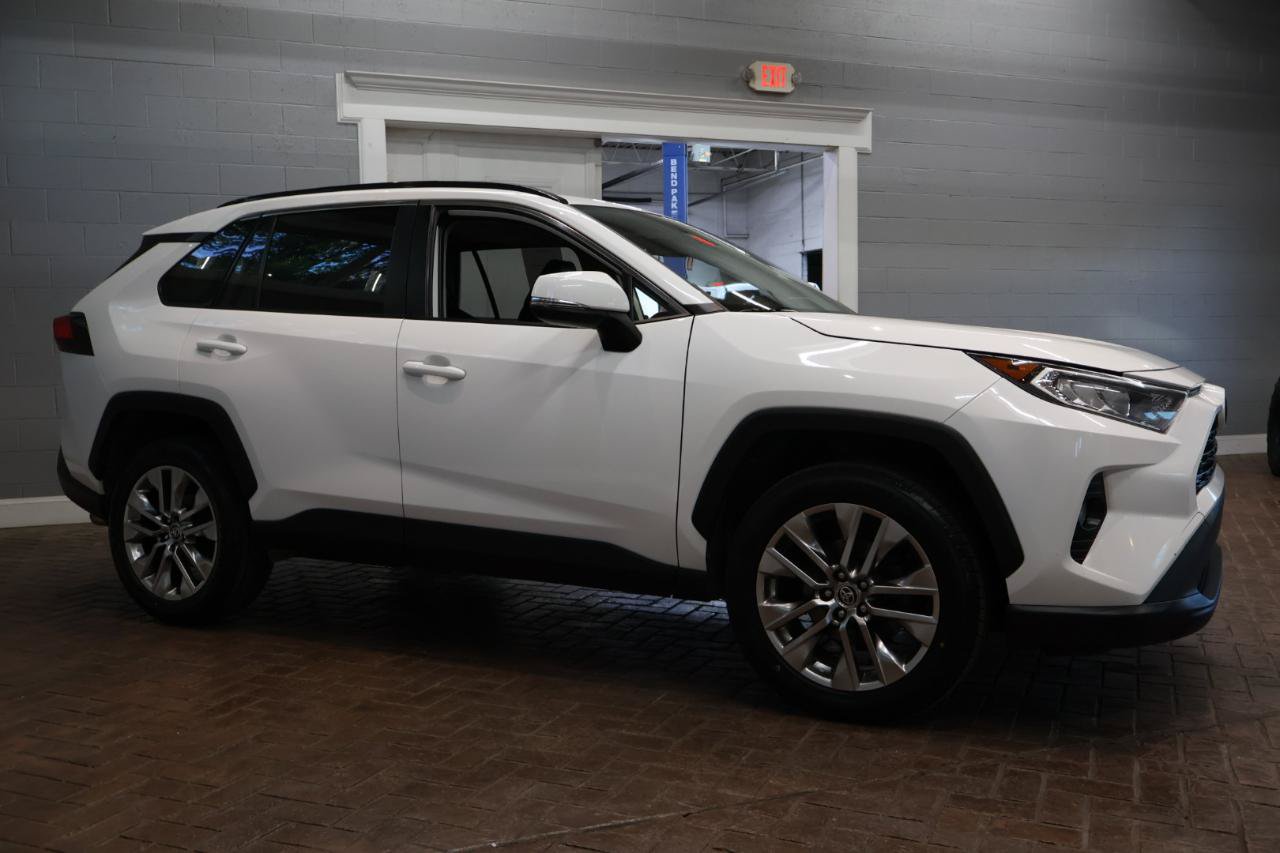 Used 2020 Toyota RAV4 XLE Premium AWD/4WD image 7