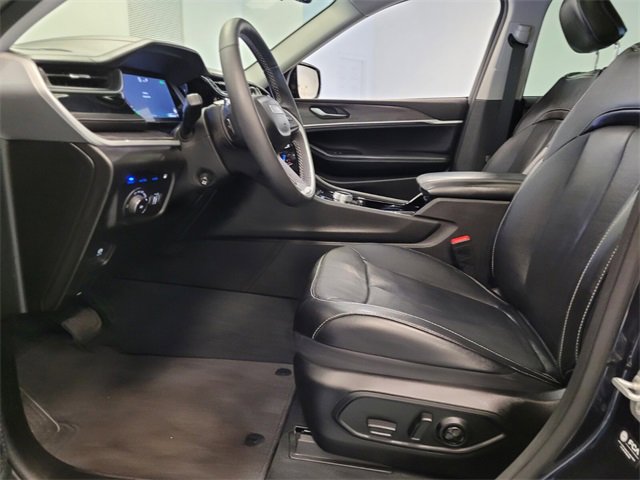 Used 2022 Jeep Grand Cherokee Limited 4xe w/ Luxury Tech Group II image 11