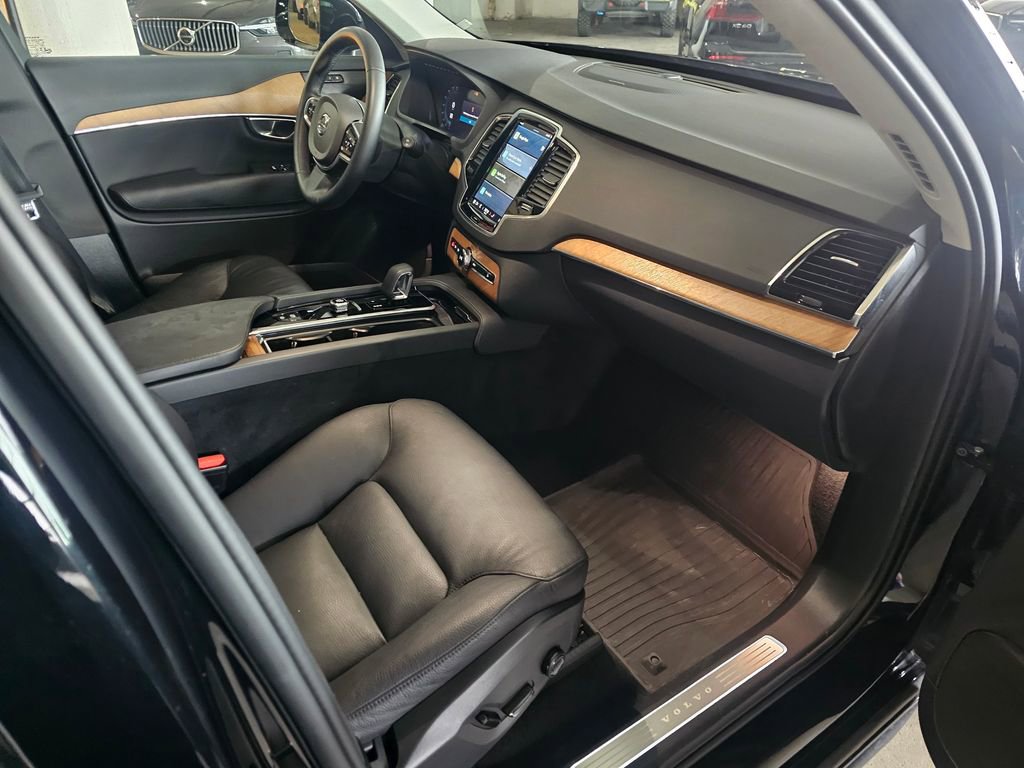 Certified 2024 Volvo XC90 B6 Plus w/ Protection Package Premier AWD/4WD image 11