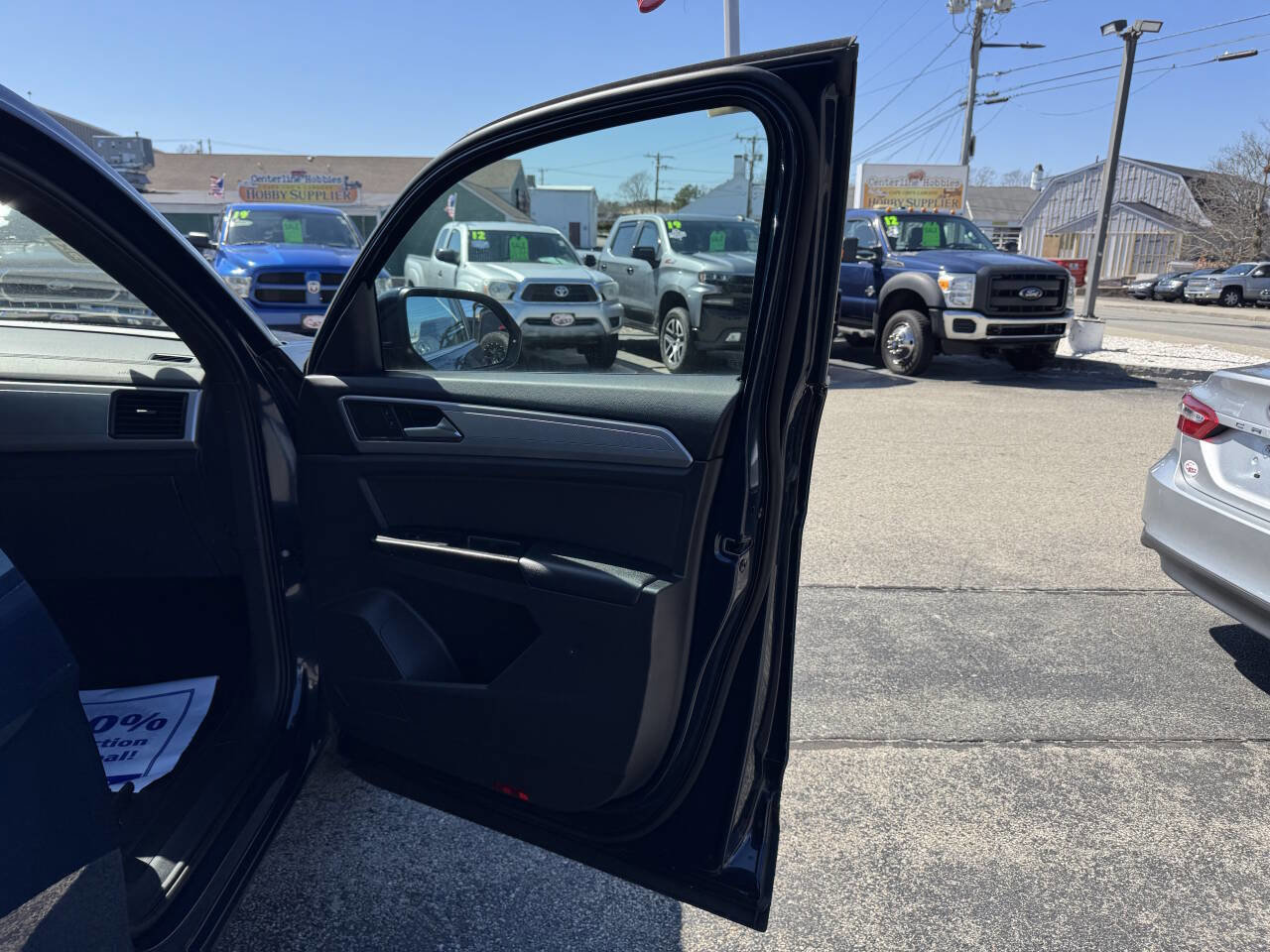 Used 2020 Volkswagen Atlas Cross Sport S image 36