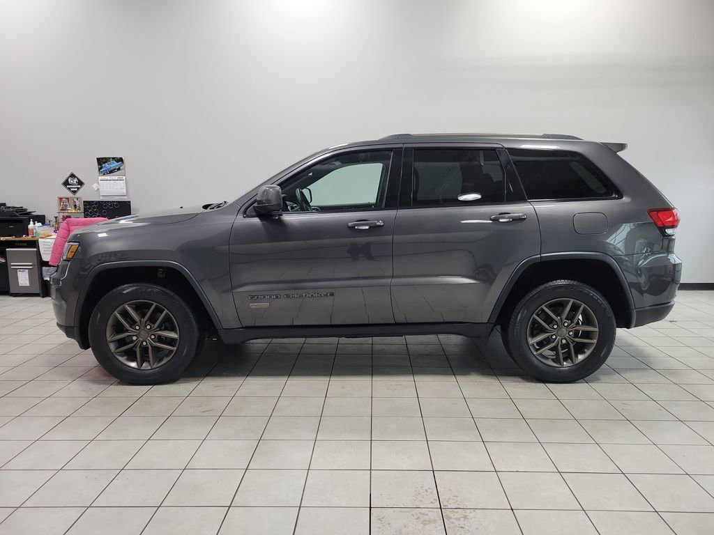 Used 2016 Jeep Grand Cherokee Laredo 75th Anniversary AWD/4WD image 8