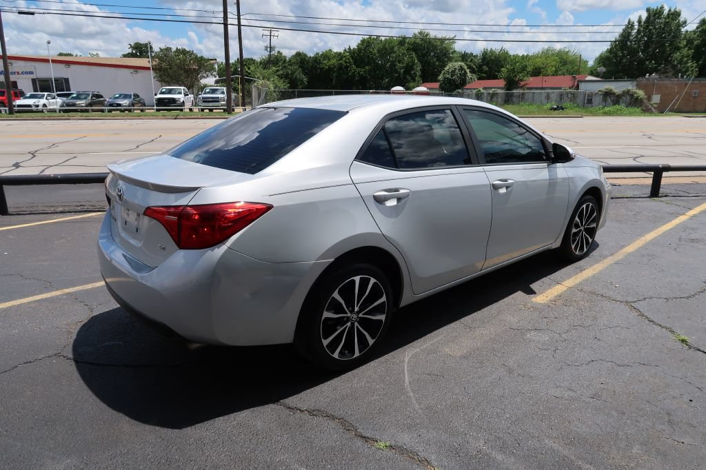 Used 2019 Toyota Corolla SE FWD image 3