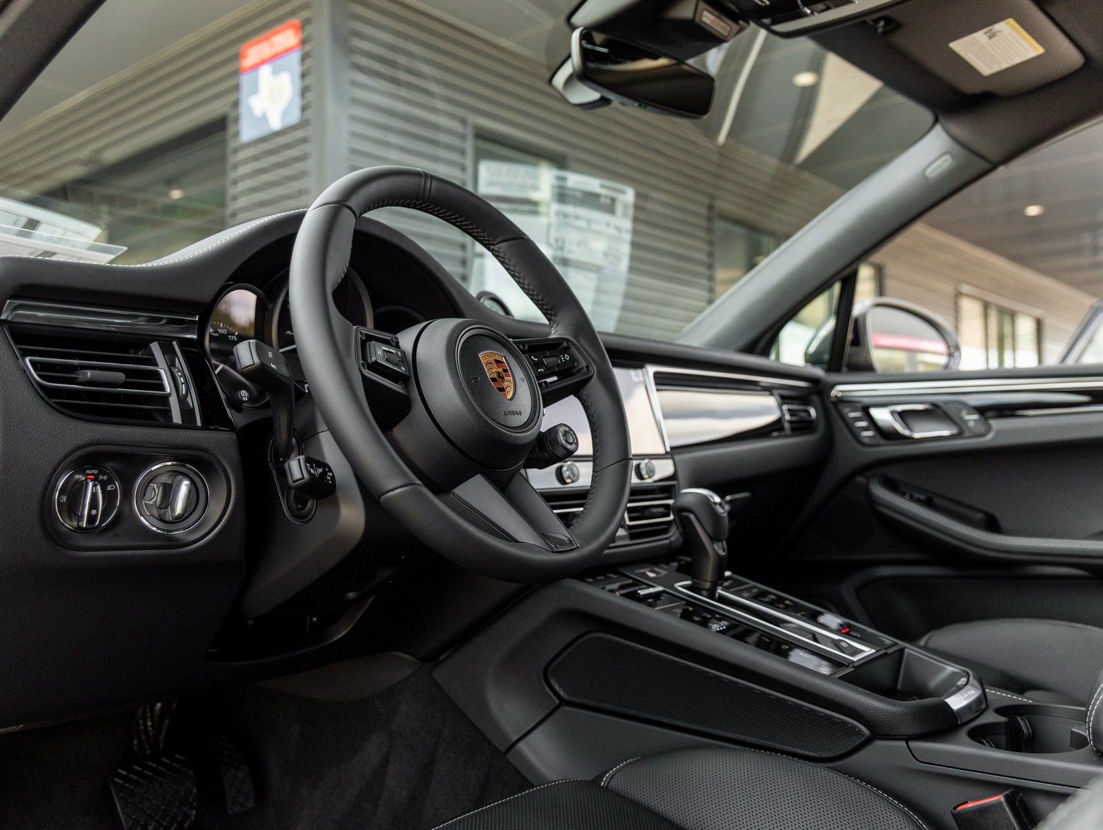 New 2026 Porsche Macan Turbo image 4