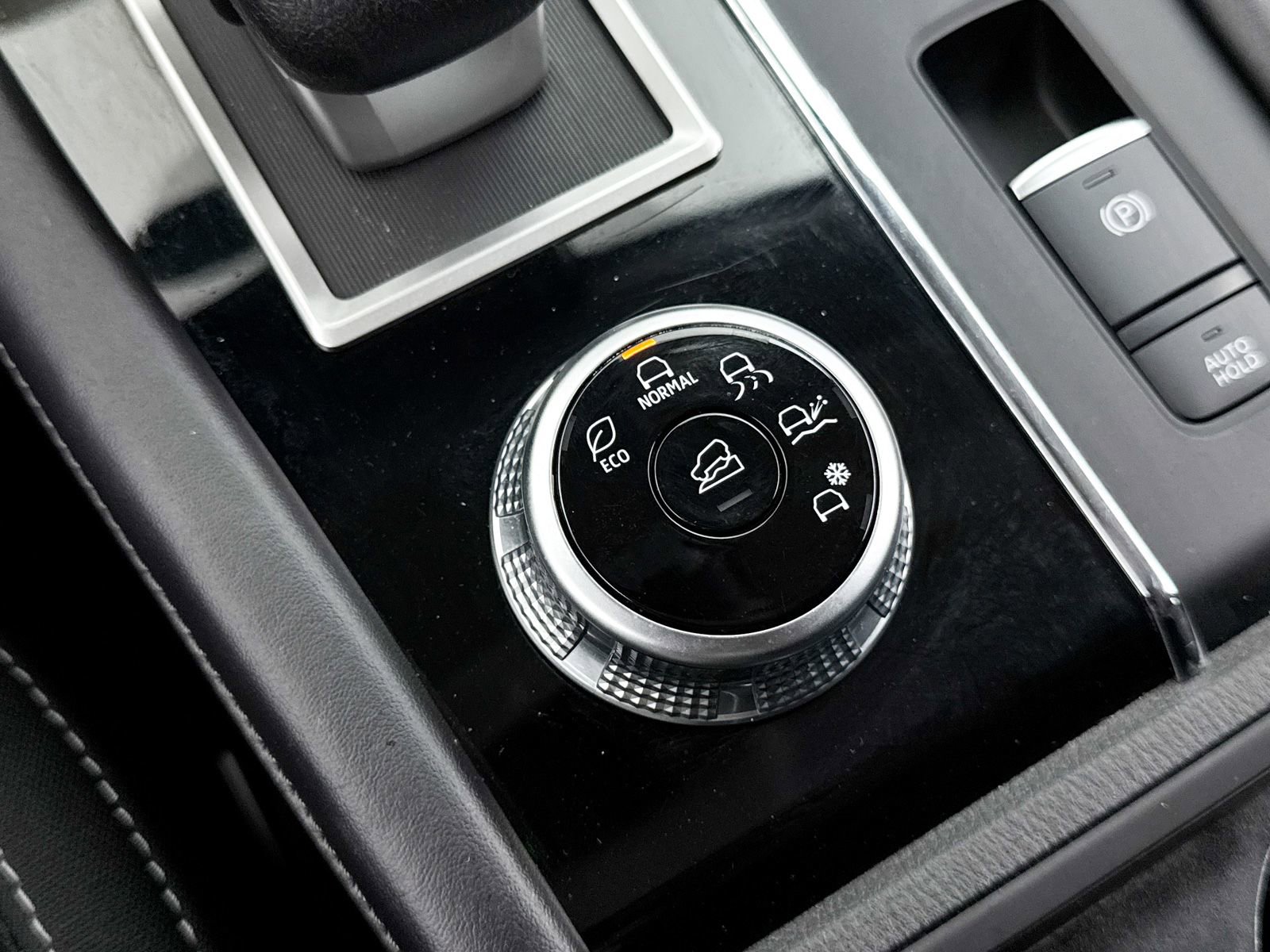 Used 2024 Mitsubishi Outlander ES image 7