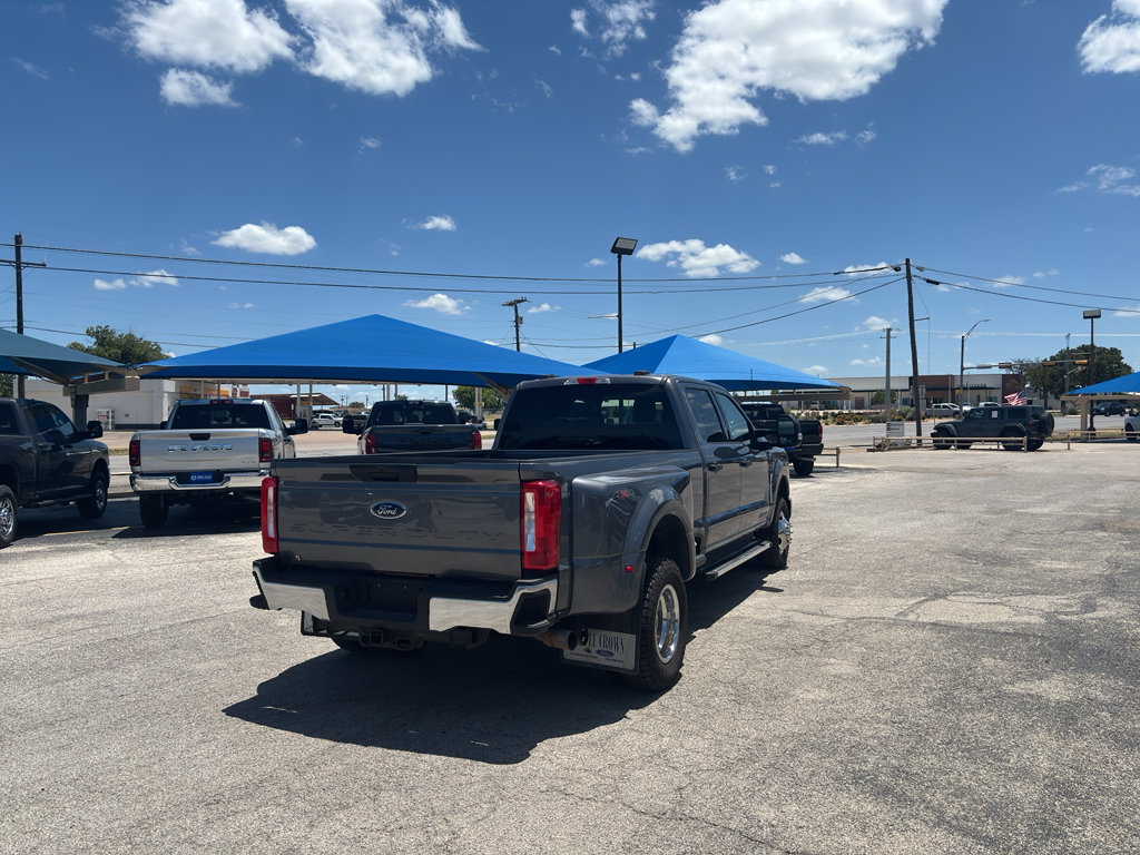 Used 2023 Ford F350 XLT AWD/4WD image 5