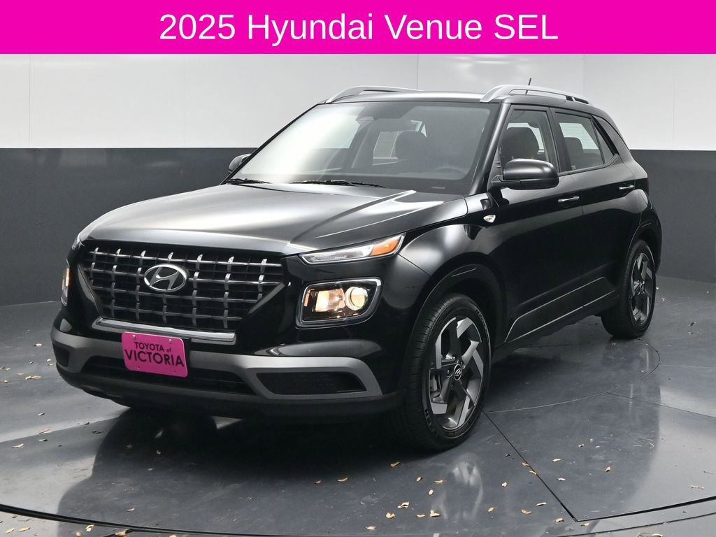 Used 2025 Hyundai Venue SEL image 2