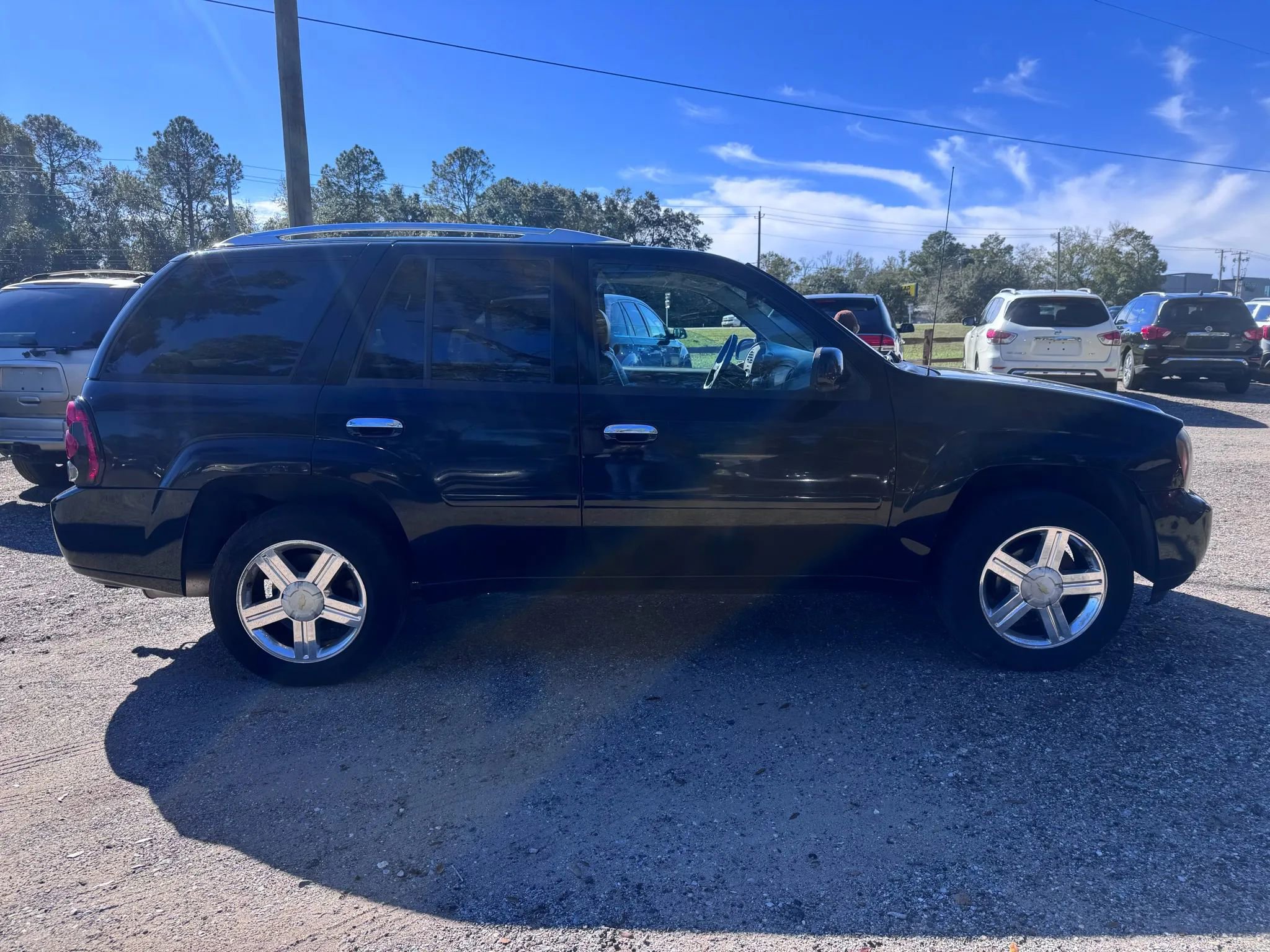 Used 2008 Chevrolet TrailBlazer LT w/ Sun And Sound Package AWD/4WD image 8