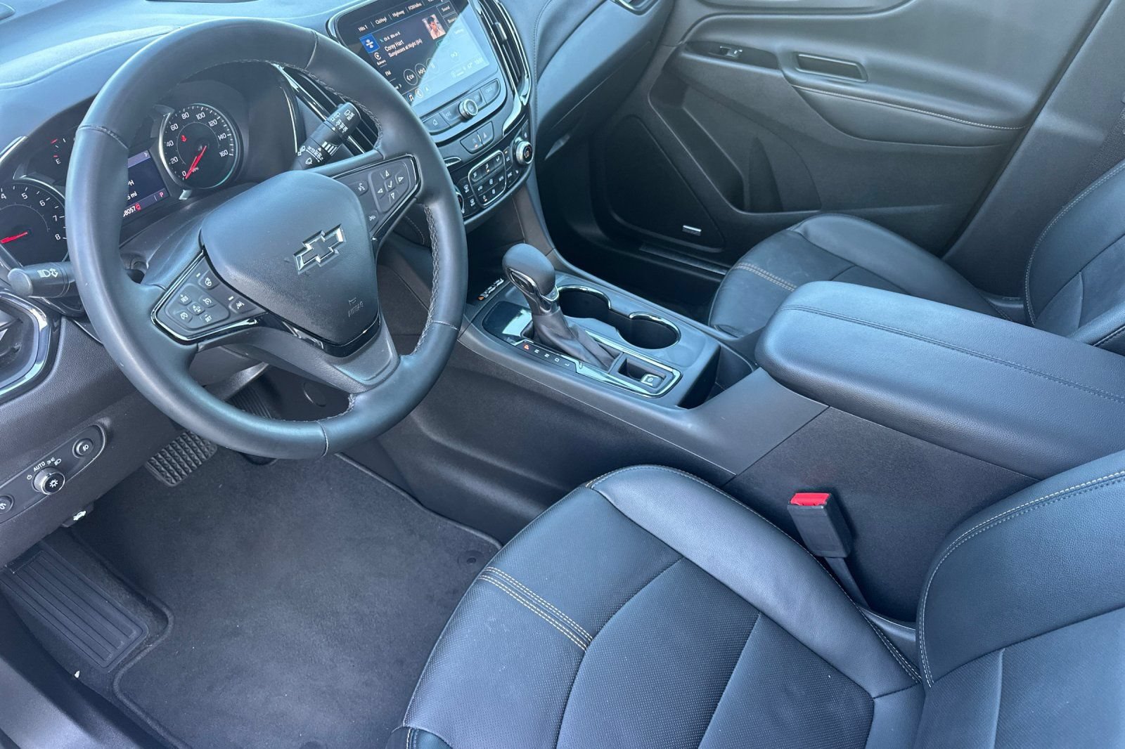 Used 2023 Chevrolet Equinox Premier FWD image 10