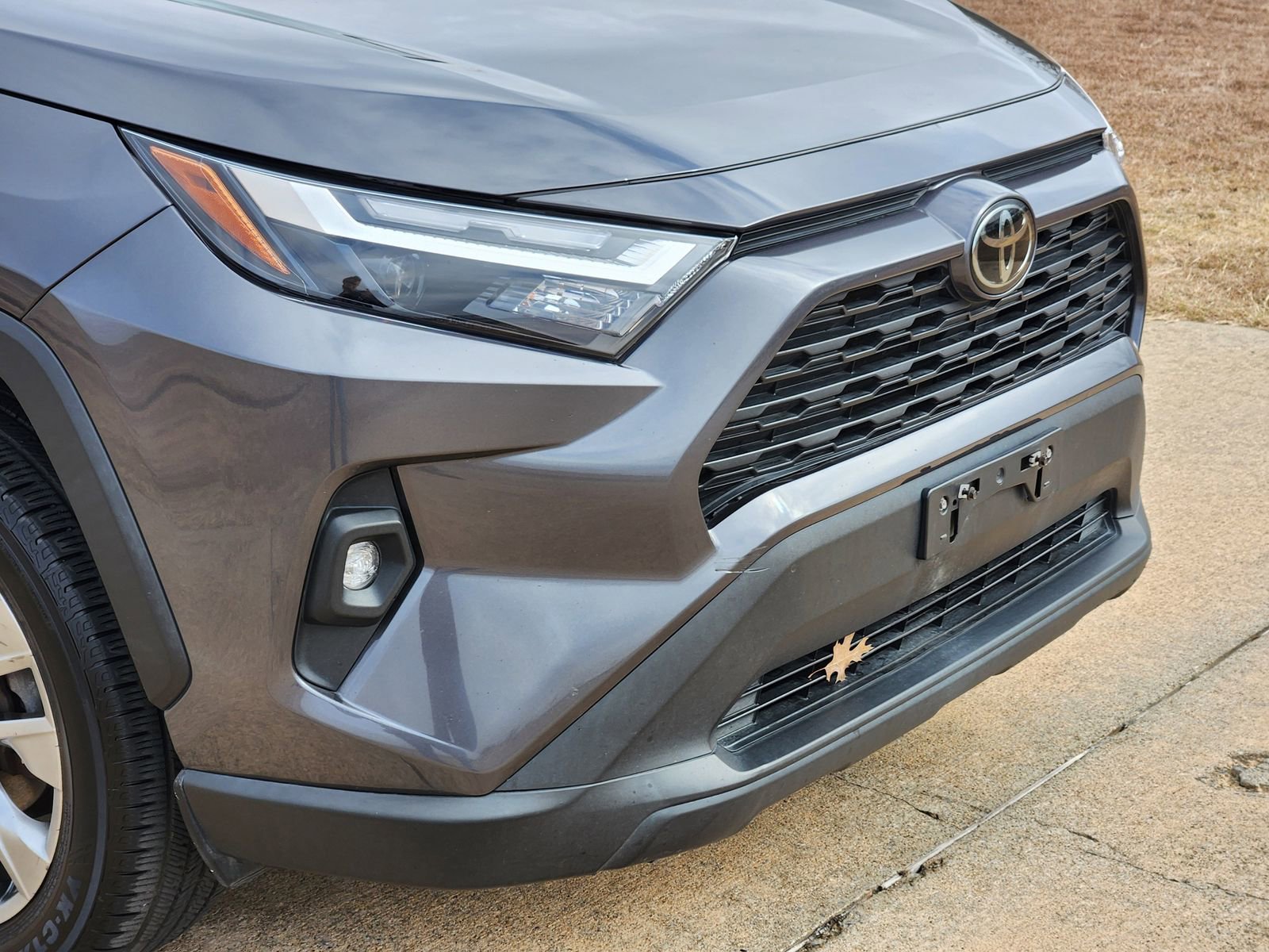 Used 2022 Toyota RAV4 XLE Premium AWD/4WD image 12