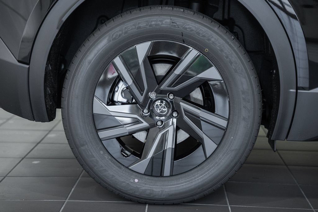 New 2026 Toyota C-HR AWD/4WD image 18