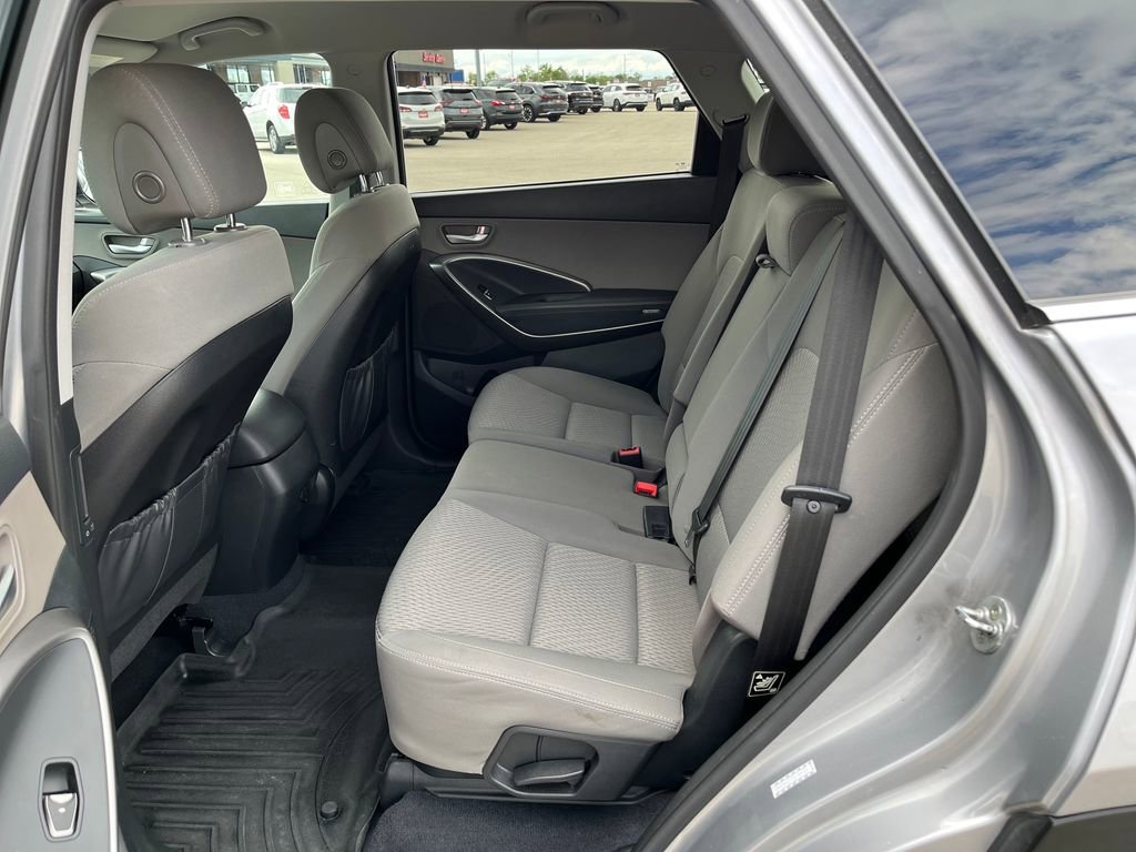 Used 2017 Hyundai Santa Fe SE w/ Cargo Package AWD/4WD image 14