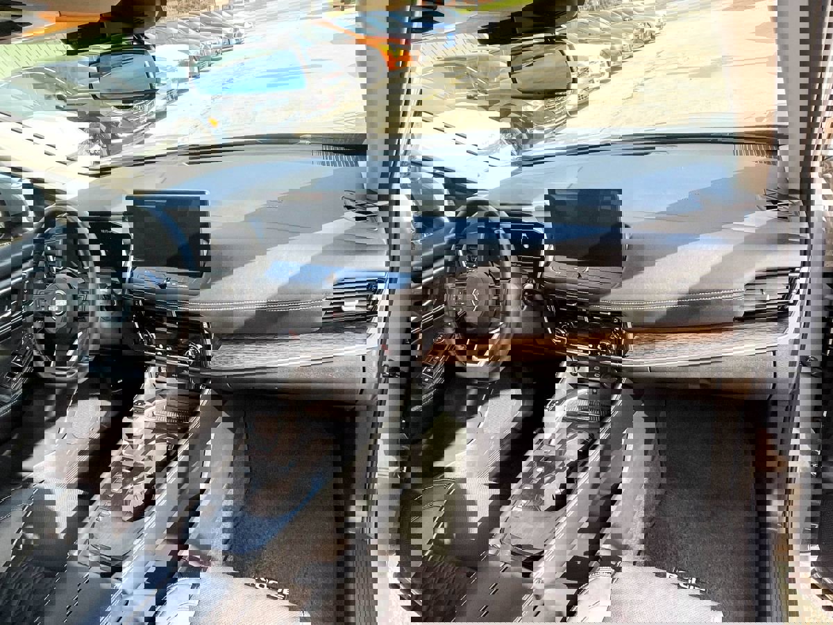 Used 2024 Nissan Rogue Platinum image 9