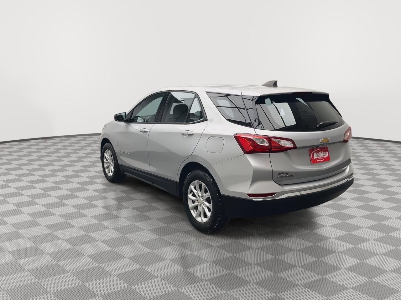 Used 2018 Chevrolet Equinox LS image 2