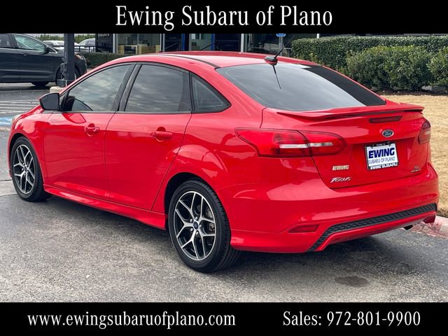 Used 2015 Ford Focus SE w/ SE Sport Package image 4