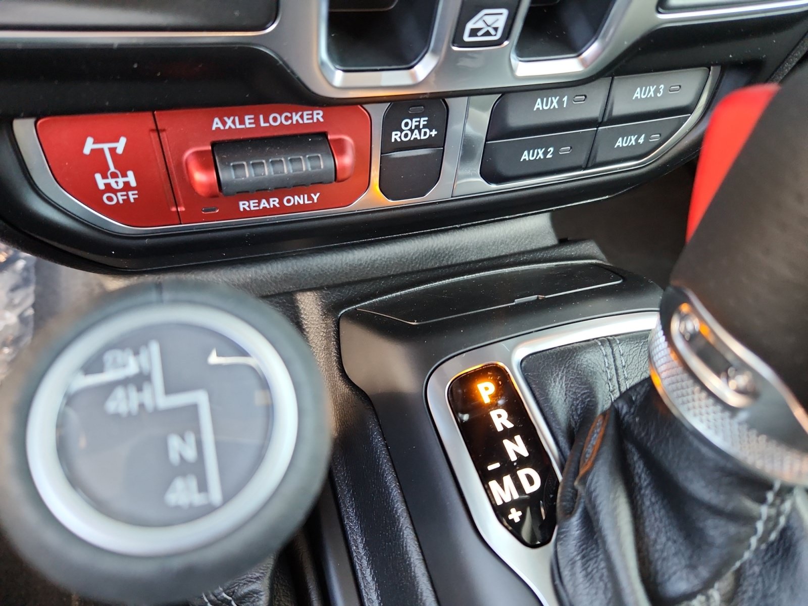 New 2026 Jeep Gladiator Mojave w/ Safety Group AWD/4WD image 34