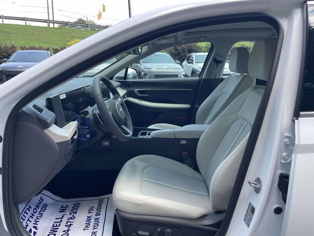 New 2026 Hyundai Sonata SEL FWD image 16