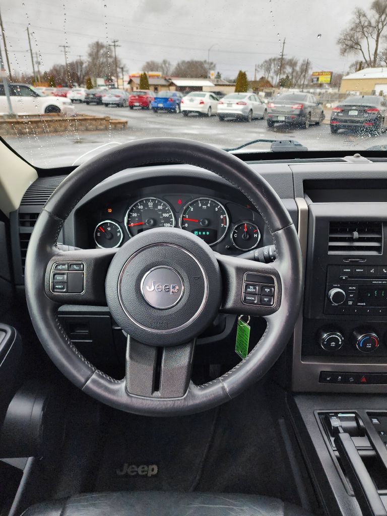 Used 2012 Jeep Liberty Sport AWD/4WD image 10