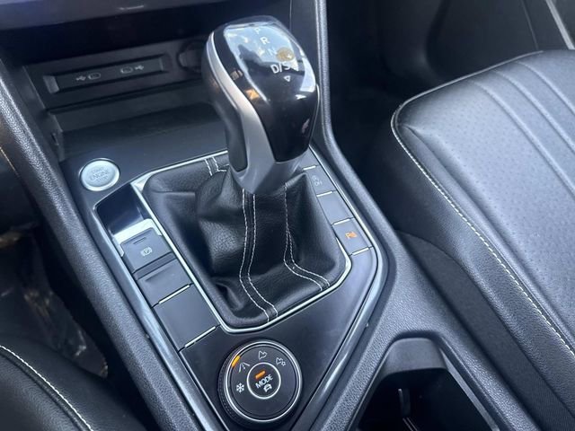 Used 2022 Volkswagen Tiguan SE R-Line image 28