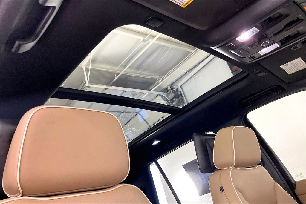 Used 2023 Chevrolet Tahoe Premier w/ Premium Package AWD/4WD image 23